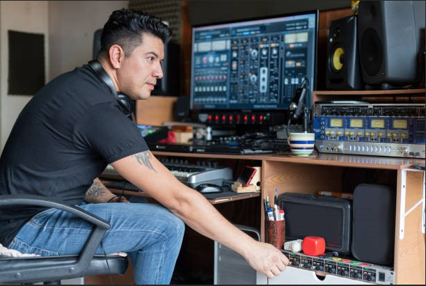 mastering engineer